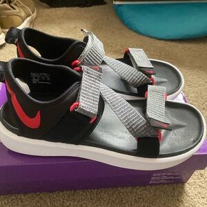 Nike vista sandals